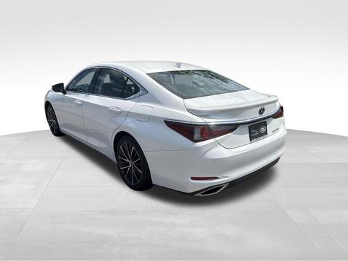2022 Lexus ES 350 Base