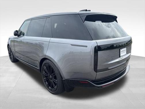 2025 Land Rover Range Rover P530 SE 7 Seat