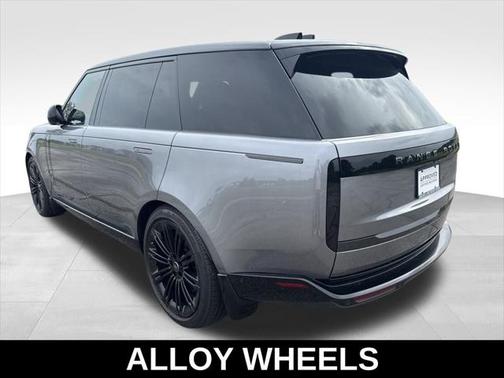 2025 Land Rover Range Rover P530 SE 7 Seat