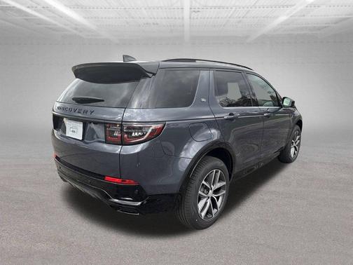 Varesine Blue Metallic 2025 Land Rover Discovery Sport Dynamic SE