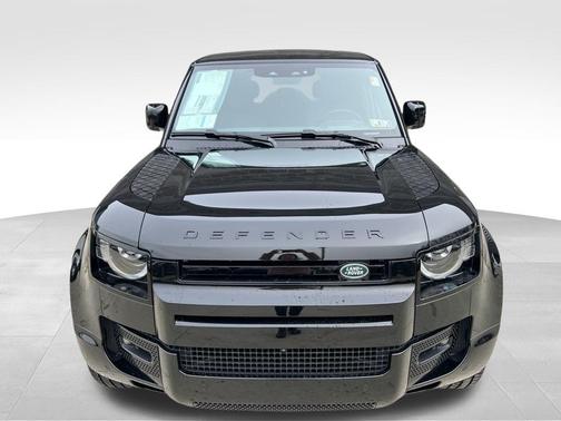 2025 Land Rover Defender 110 V8