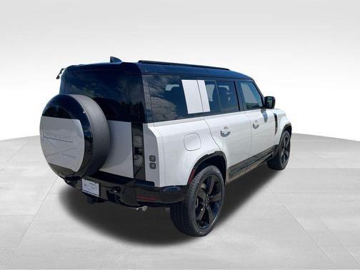 Borasco Grey Metallic 2026 Land Rover Defender P400 X-Dynamic SE
