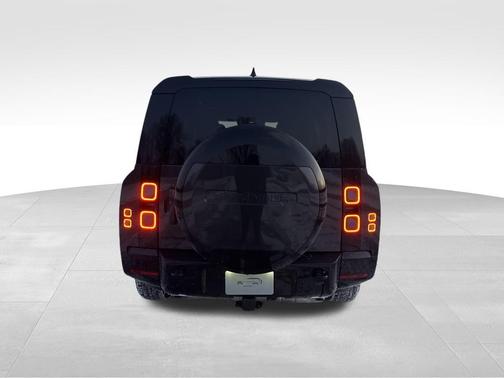 2026 Land Rover Defender P400 X-Dynamic SE