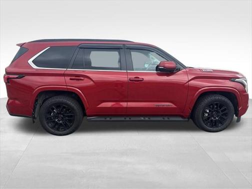 2024 Toyota Sequoia SR5