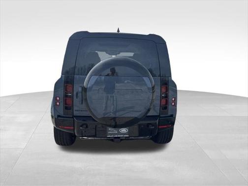 2025 Land Rover Defender 110 P400 X-Dynamic SE