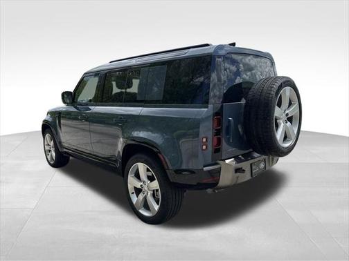 2025 Land Rover Defender 110 P400 X-Dynamic SE
