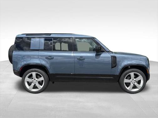 2025 Land Rover Defender 110 P400 X-Dynamic SE
