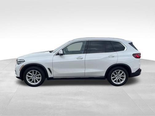 Mineral White Metallic 2021 BMW X5 xDrive40i