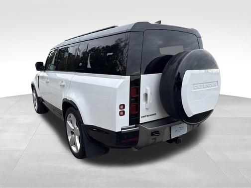 2024 Land Rover Defender 130 P400 X-Dynamic SE