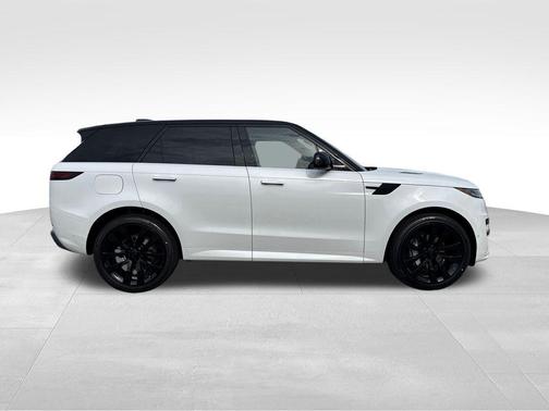 Ostuni Pearl Wht Prem Met 2026 Land Rover Range Rover Sport SE