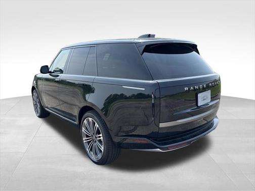2025 Land Rover Range Rover P400 SE