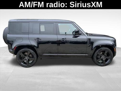 2025 Land Rover Defender 110 V8