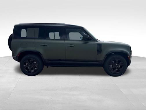 Woolstone Green Metallic 2026 Land Rover Defender P400 X-Dynamic SE