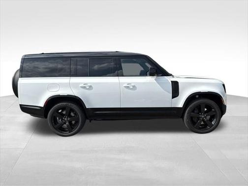 2025 Land Rover Defender 130 P400 X-Dynamic SE