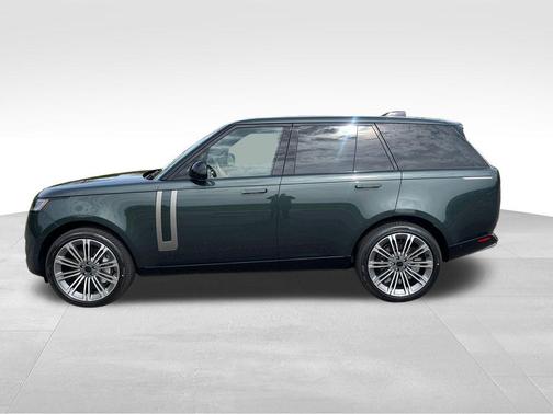Green 2026 Land Rover Range Rover P530 SE