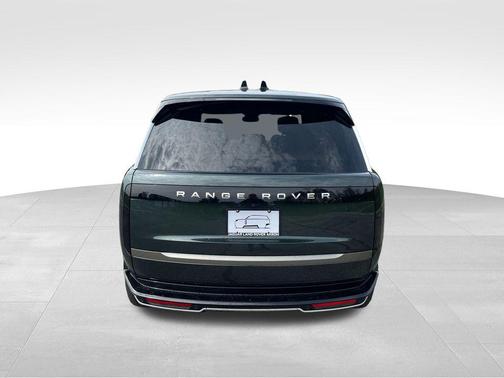Green 2026 Land Rover Range Rover P530 SE