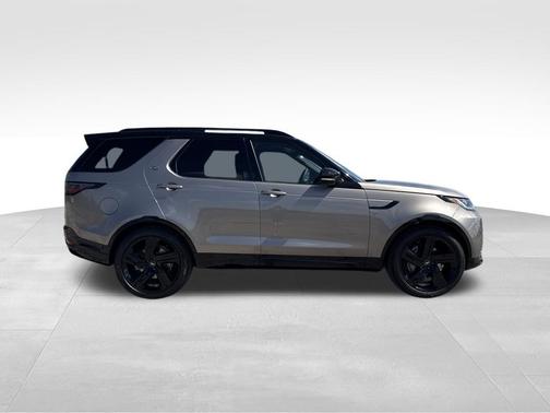 Lantau Bronze Metallic 2026 Land Rover Discovery Dynamic SE