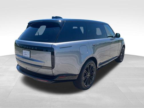 Gray 2026 Land Rover Range Rover P530 SE 7 Seat