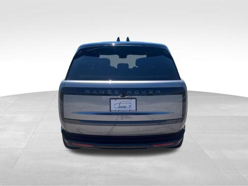 Gray 2026 Land Rover Range Rover P530 SE 7 Seat