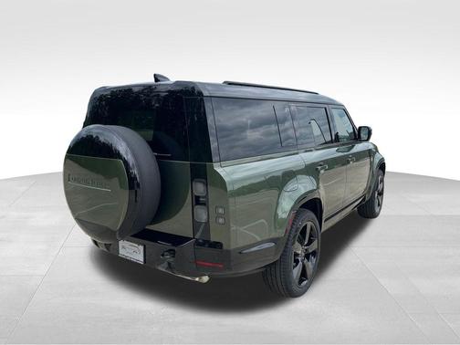 Woolstone Green Metallic 2026 Land Rover Defender P400 X-Dynamic SE