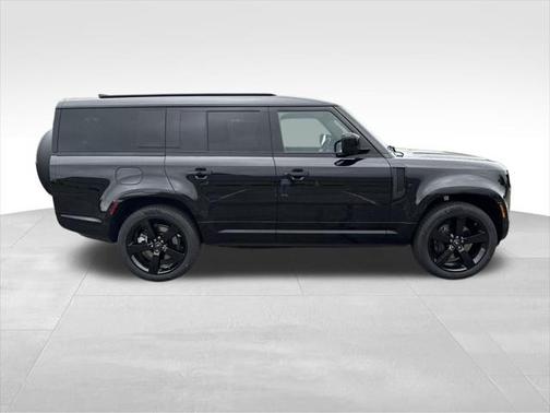 2025 Land Rover Defender 130 P400 X-Dynamic SE