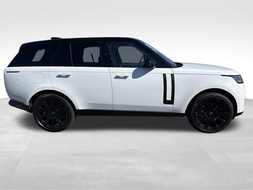 2025 Land Rover Range Rover P400 SE
