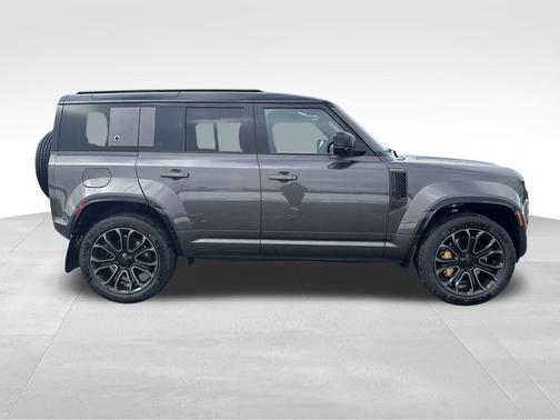 2026 Land Rover Defender OCTA