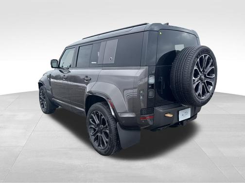 2026 Land Rover Defender OCTA