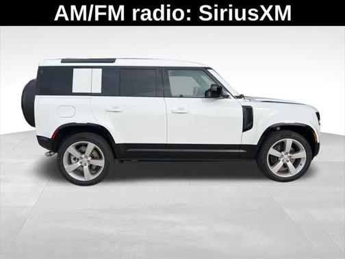 2025 Land Rover Defender X-Dynamic SE