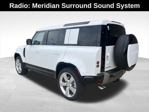 2025 Land Rover Defender X-Dynamic SE