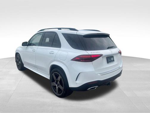 MANUFAKTUR Moonlight White Metallic 2025 Mercedes-Benz GLE 450e 4MATIC