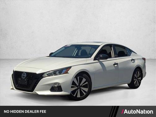 Pearl White Tricoat 2021 Nissan Altima 2.5 SL