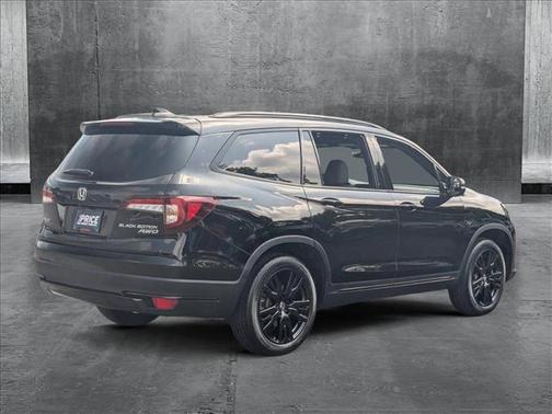2022 Honda Pilot AWD Black Edition