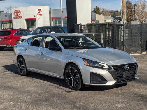 2024 Nissan Altima SR FWD