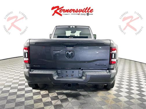 2024 RAM 3500 Big Horn Crew Cab 4x4 8' Box