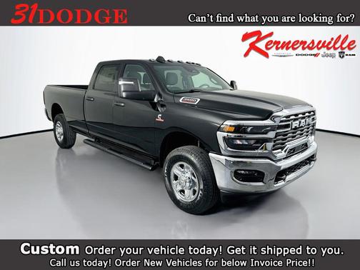 Diamond Black Crystal Pearlcoat 2026 RAM 3500 Tradesman Crew Cab 4x4 8' Box