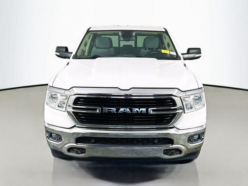 Bright White Clearcoat 2019 RAM 1500 Big Horn
