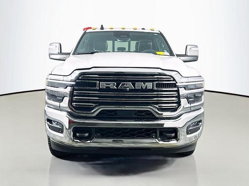 2026 RAM 3500 Laramie Crew Cab 4x4 8' Box
