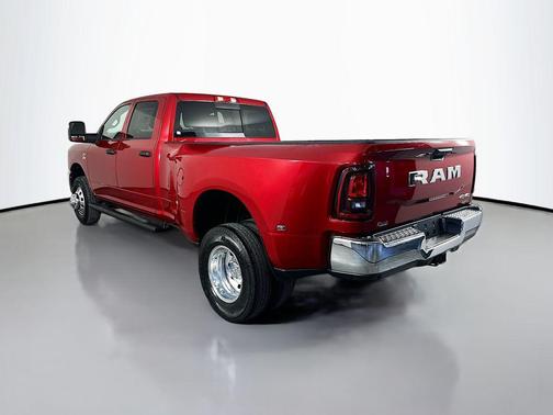 Molten Red Pearlcoat 2026 RAM 3500 Tradesman Crew Cab 4x4 8' Box