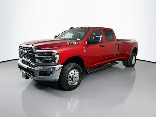 Molten Red Pearlcoat 2026 RAM 3500 Tradesman Crew Cab 4x4 8' Box