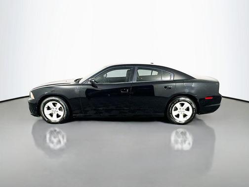 Pitch Black 2013 Dodge Charger SE