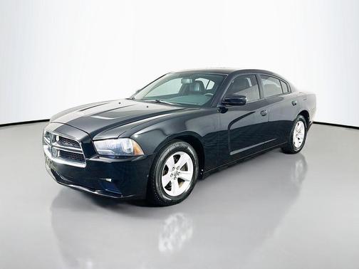 Pitch Black 2013 Dodge Charger SE