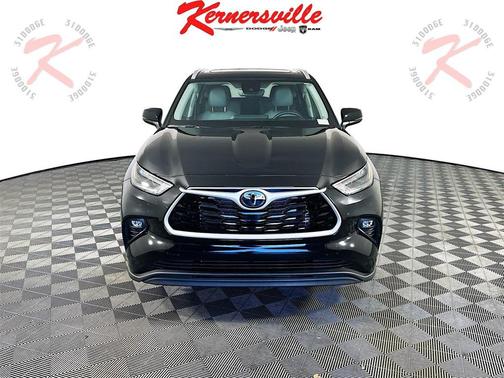 2025 Toyota Highlander XLE