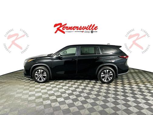 2025 Toyota Highlander XLE