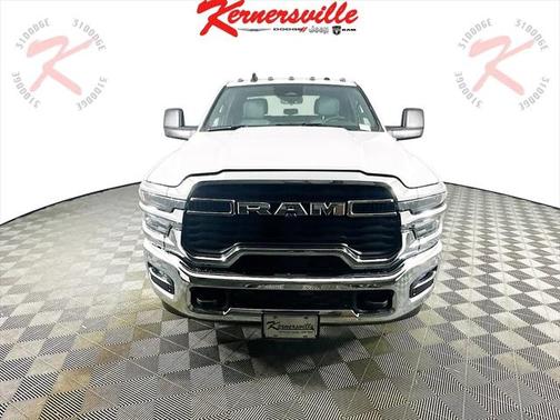 2025 RAM 2500 Tradesman Crew Cab 4x2 6'4' Box