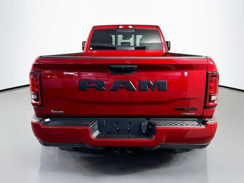 Molten Red Pearlcoat 2026 RAM 2500 Black Express Crew Cab 4x4 8' Box