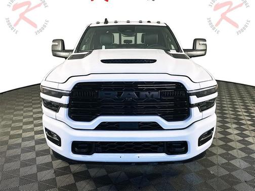 2025 RAM 3500 Laramie Crew Cab 4x4 8' Box
