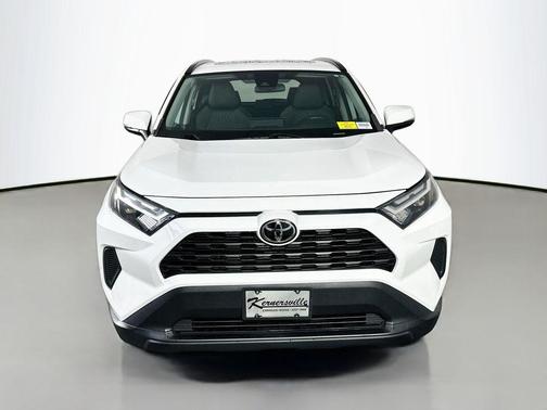 Ice Cap 2023 Toyota RAV4 XLE