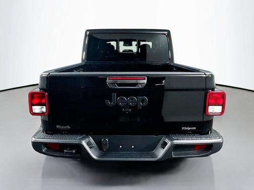 2025 Jeep Gladiator Sport S