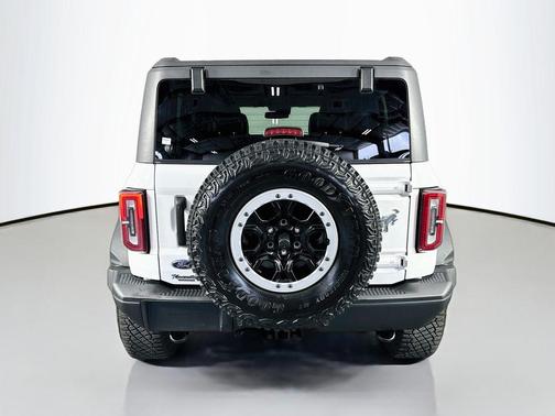 Oxford White 2024 Ford Bronco Badlands